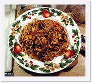 pad-thai * Pad Thai - traditional mix, with rice noodles, cabbage, and shrimp, stir fried with eggs and soy sauce. * 750 x 673 * (83KB)