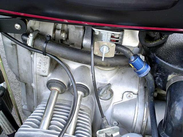 DSC07012.jpg - Manual Petcock/Filter